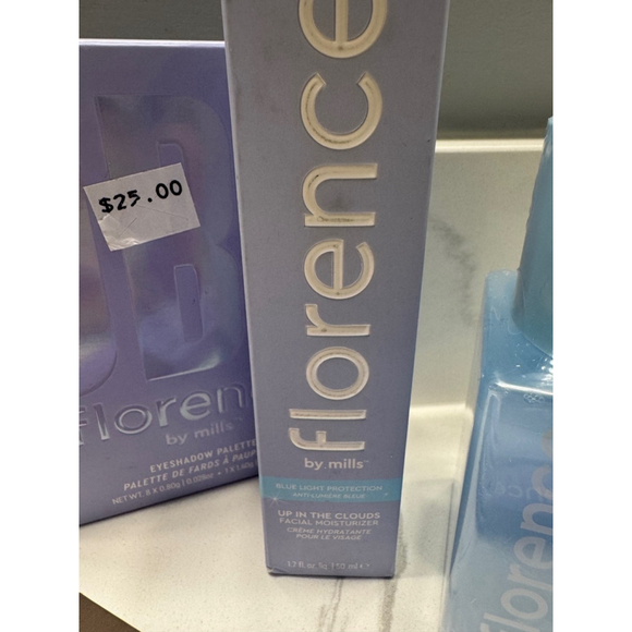 Florence by Mills Makeup Set, 5 pieces - Picture 2 of 12